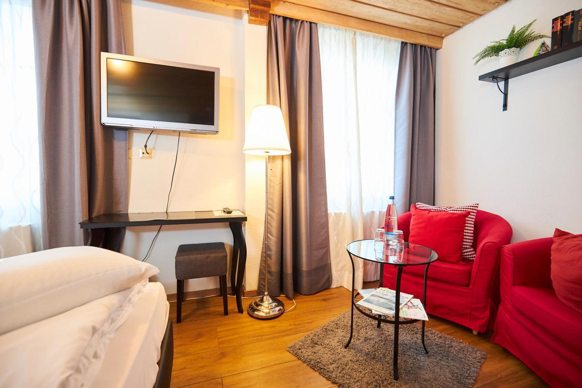 Flair Hotel Vier Jahreszeiten Bad Urach Buitenkant foto