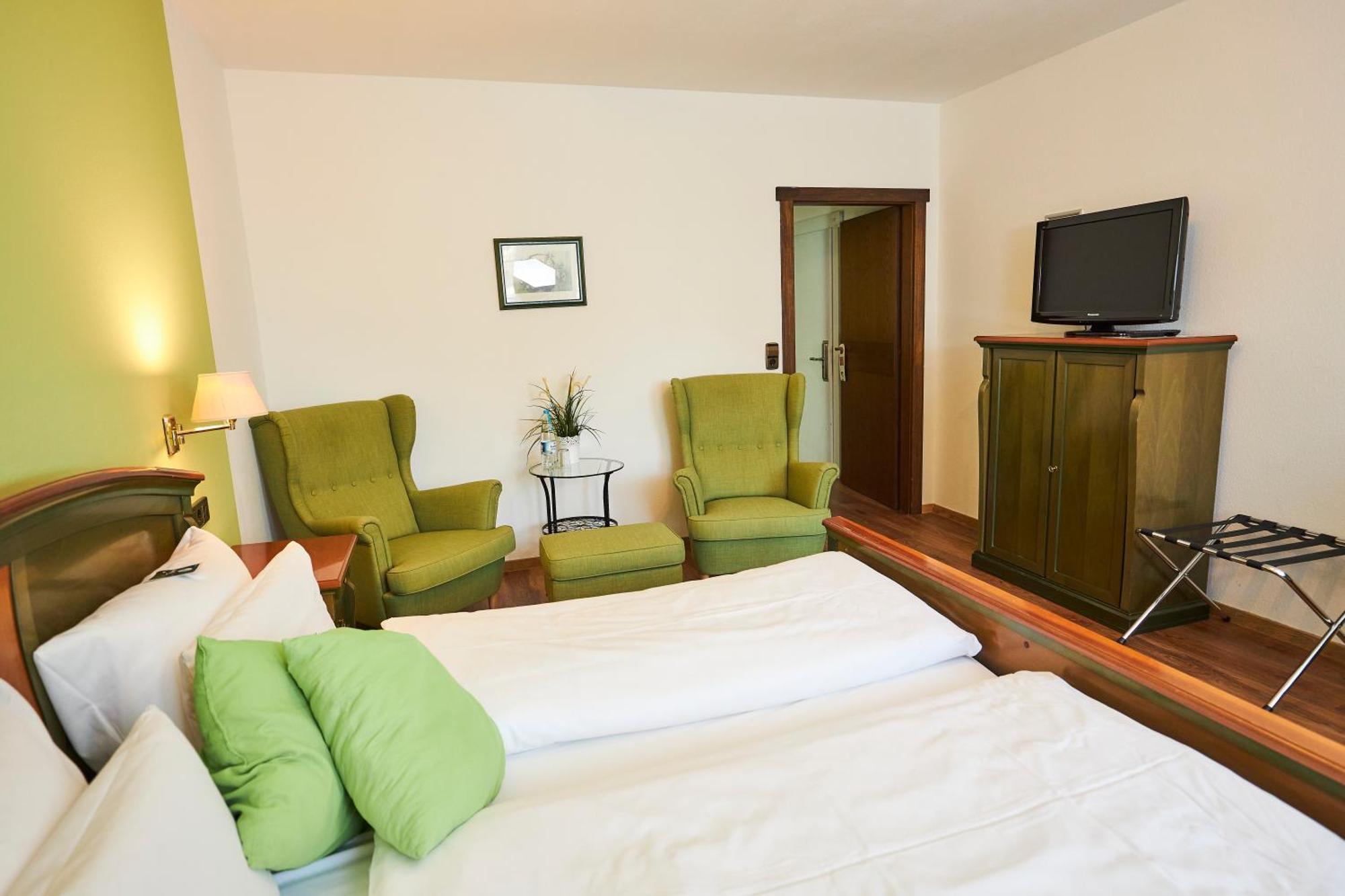 Flair Hotel Vier Jahreszeiten Bad Urach Buitenkant foto