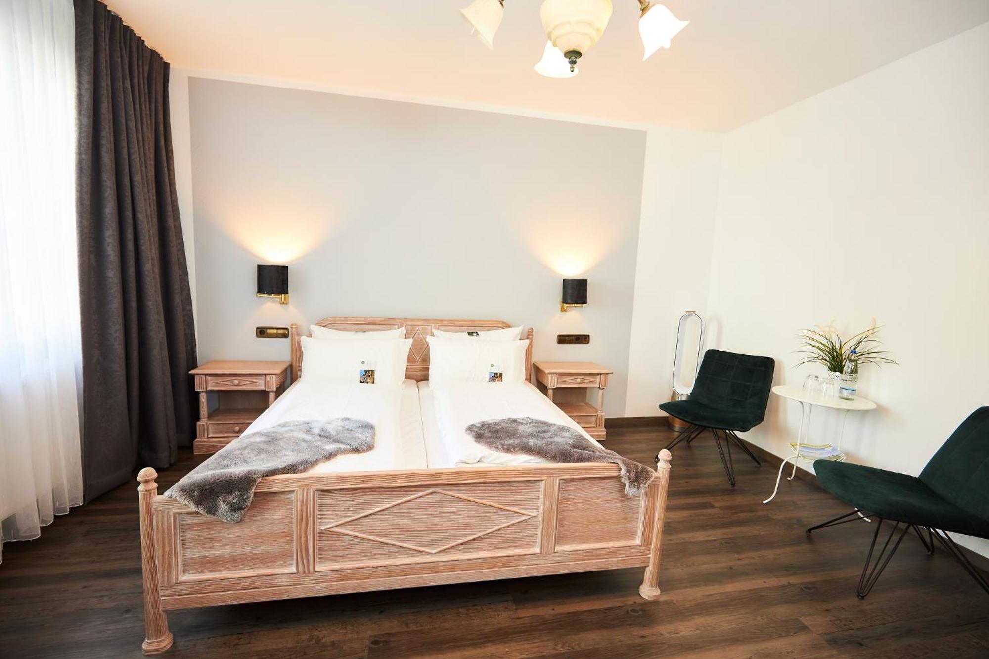 Flair Hotel Vier Jahreszeiten Bad Urach Buitenkant foto