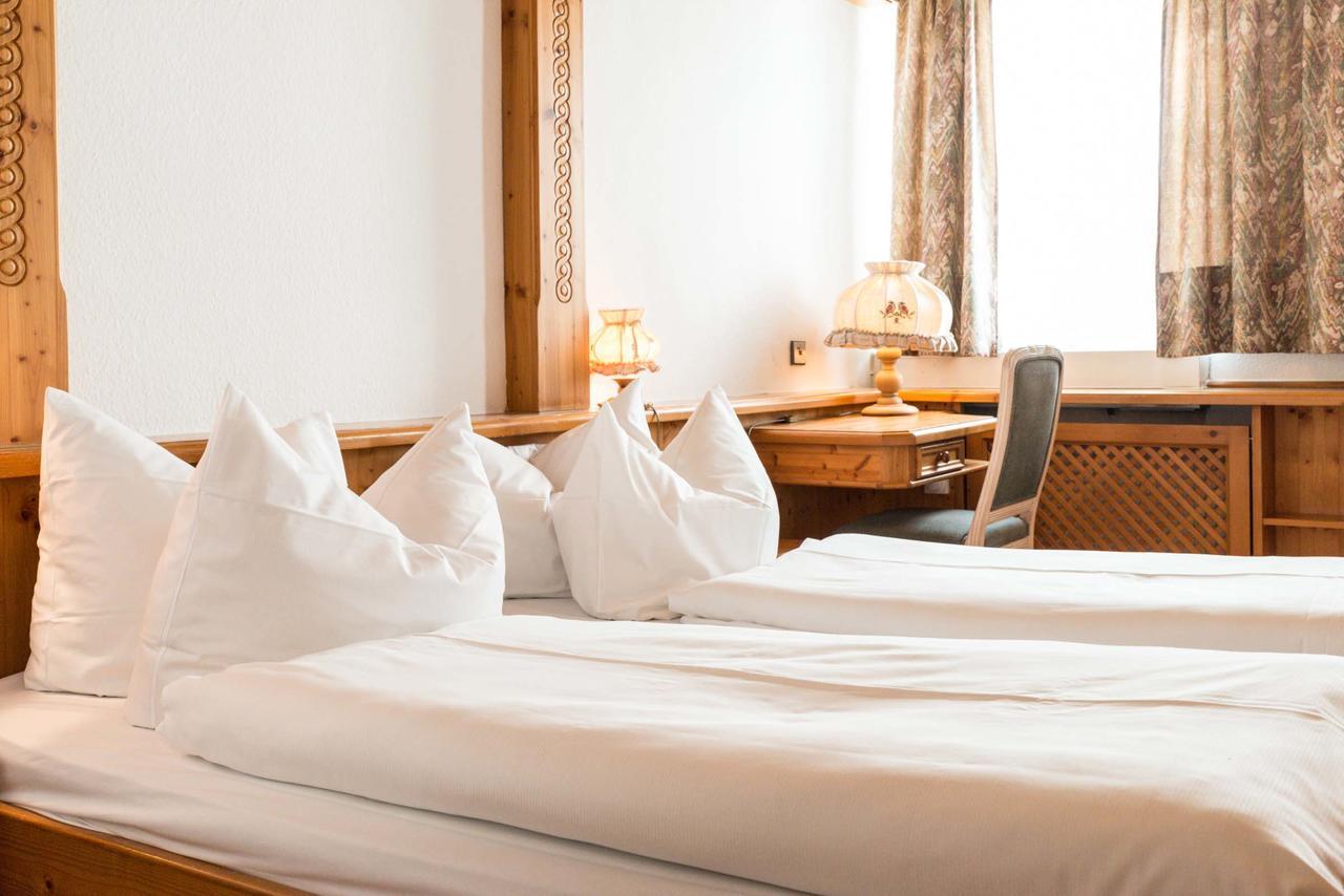 Flair Hotel Vier Jahreszeiten Bad Urach Buitenkant foto